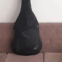 گیتار ایرانی در حد نو