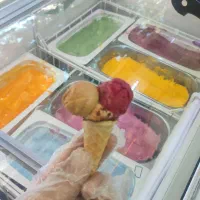 فروشنده  اقا شیفت شب( ابمیوه بستنی)