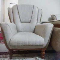 مبل 8 نفره  جلو مبلی عسلی سه عدد میز تلویزیون