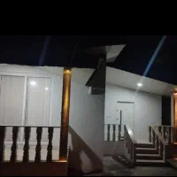 ویلاحیاط دار250مترزمین 140متر بنا چارزمالک هستم