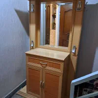جاکفشی و رخت آویز آینه دار