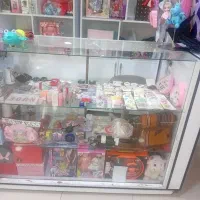 ویترین شیشه دار