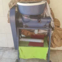 یک عدد دستگاه آبغوره گیری کاملا سالم و تمیز