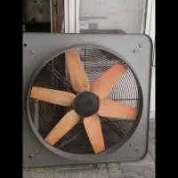 یک  دستگاه  فن صنعتی  بزرگ 1متری