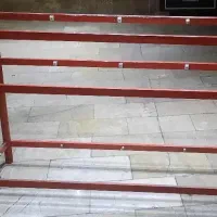 ویترین دو طبقه شیشه ای