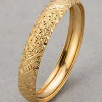یک عدد دست بند طلا ۱۸ عیار