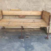تخت آهنی در ابعاد ۲×۱