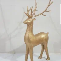 مجسمه گوزن طلایی