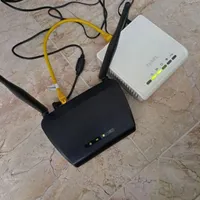 مودم Adsl و اکسز پوینت دو آنتن Zyxel در حد نو|مودم و تجهیزات شبکه|تهران, شاهین|دیوار
