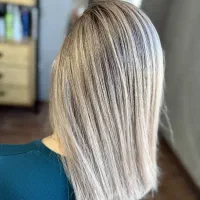 خدمات و اموزش  رنگ مو و کراتین