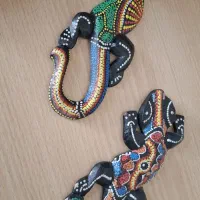 دکوری دیوارکوب چوبی رنگی