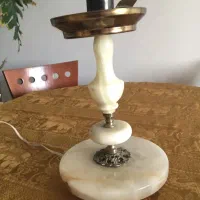 ‌پایه آباژور از سنگ مَرمَر