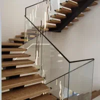 مجری انواع نرده های شیشه ای