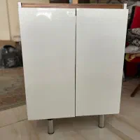 کابینت های گلاس فروش فوری به علت جا به جایی