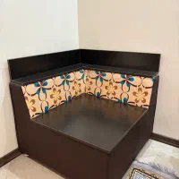 میز کنج آشپزخانه شیک و کم‌جا سالم و تمیز