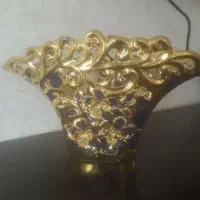 گلدان طلایی