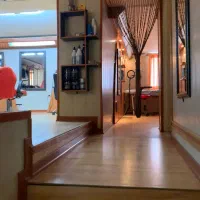 نیازمند ناخن کار و  مژه کار