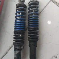 یک جفت کمک عقب موتور