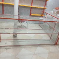 ویترین مغازه ۲ متری