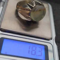 انگشتر سنگ موکل.دار انگشتر موکل‌دار