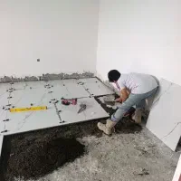 شاگرد در کاشی کاری