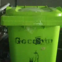 سطل زباله کوچک و بزرگ