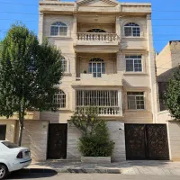 حیاط-دار-200-متری-3-طبقه-مستقل-140-متری