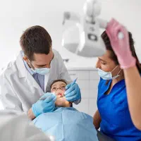 دستیار دندانپزشک خانم