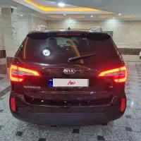 کیا سورنتو 2013 بی رنگ