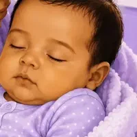پرستار و کمک دست کنار مادر