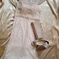 ست لباس مجلسی با کیف و کفش به فروش میرسد.
