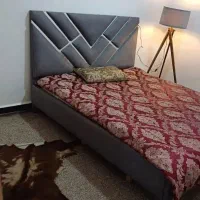 نیرو خدماتی جوان نظافت منزل