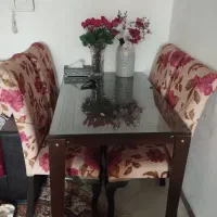 ناهار خوری 4 نفره و مبل راحتی