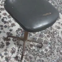 دو عدد صندلی
