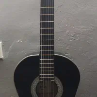 گیتار در حد نو (جای تخفیف دارد)