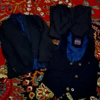 یه دست کت شلوار بچگانه فقط یکبار استفاده شدن