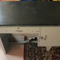 میز تحریر فلزی