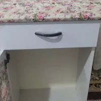 میز‌ اتو‌و‌با‌سبد‌لباس