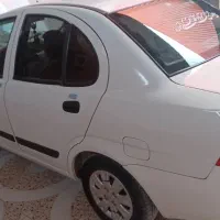 تیبا صندوق‌دار مدل ۱۳۹۵ سفید، کم‌کار و تمیز