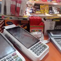 همکار خانم برای سوپرمارکت