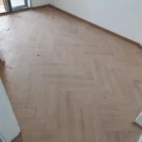 نیروی  جوان ساده جهت نصابی پارکت