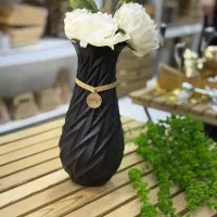 گلدان شیشه‌ای مشکی مدرن
