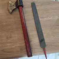 تبر سایز متوسط دسته فلزی و سوهان آهن ساب صاف