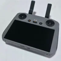 یک دستگاه ریموت RC2 برند DJI