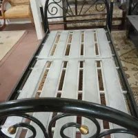 تخت یک نفره فرفورژه همراه با خوشخواب