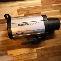 فلاش عکاسی فومکس D600