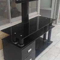 میز تلویزیون مشکی رنگ شیشه ای