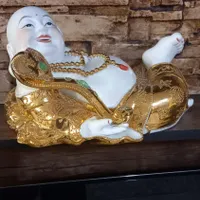 مجسمه بودا طلاکاری شده