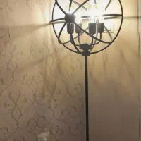 آباژور ایستاده