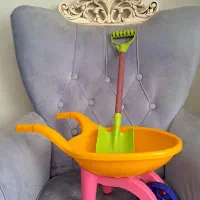 فرغون و جعبه سورپراز و دستکش ترسناک